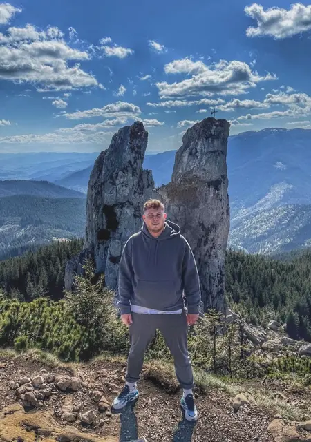 Я Marian, 30, из Бухареста, ищу знакомства на одну ночь