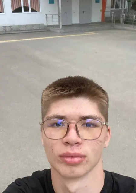 Ильхам из Алматы, мне 18, познакомлюсь для открытые отношения