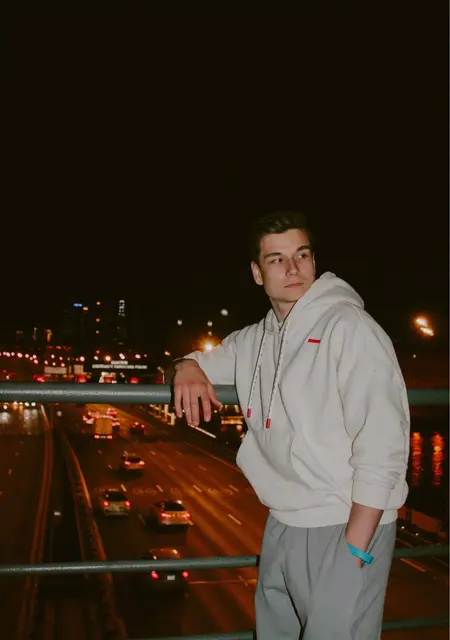 Даниил из Лондона, ищу на сайте приятное времяпровождение