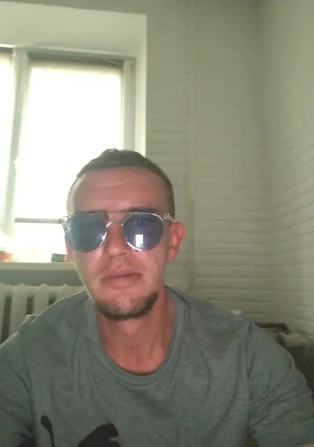 Виталий из Жодино, ищу на сайте знакомства на одну ночь