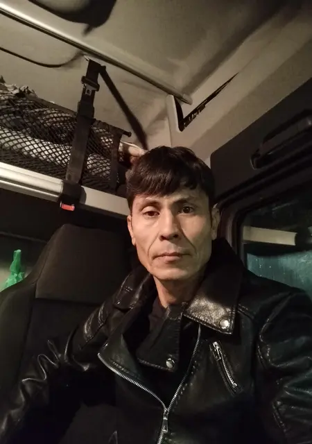 Я Kamol, 46, из Гомеля, ищу знакомства на одну ночь