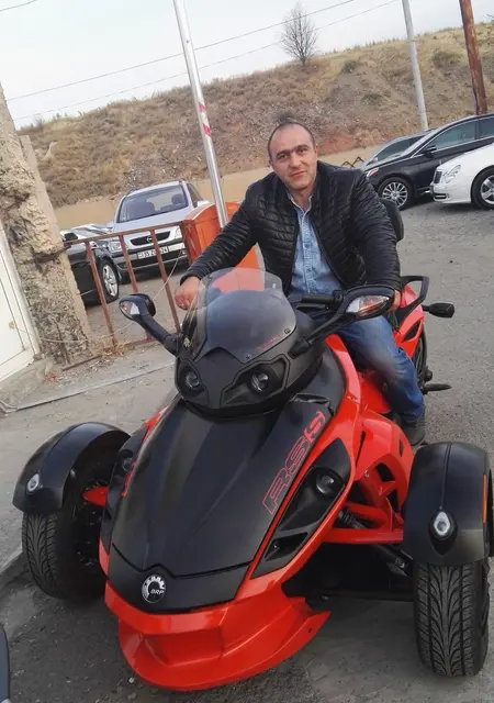 Я Владимир, 44, знакомлюсь без обязательств в Бресте