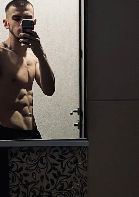 Данила из Донецка, мне 25, познакомлюсь для постоянных отношений