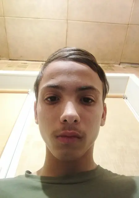 Вова из Мозыря, мне 20, познакомлюсь без обязательств