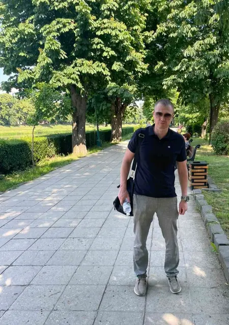 Я Евгений, 44 років з Харкова, шукаю знайомство для приємного проведення часу