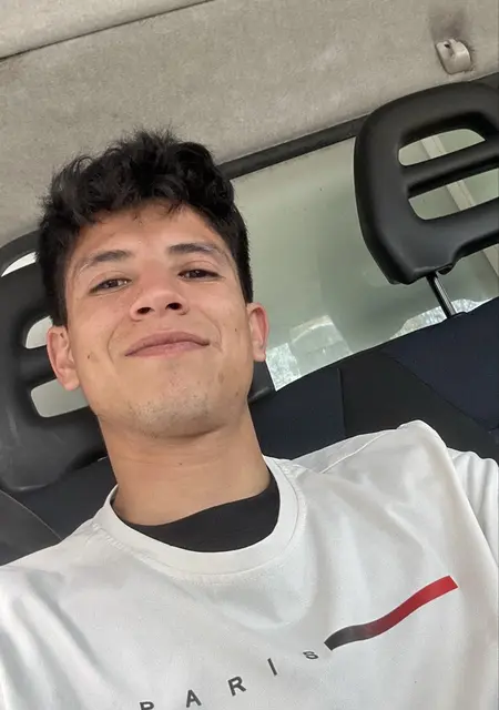 Charles Anderson из Валенсии, ищу на сайте постоянные отношения