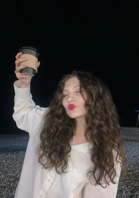 Мария из Нью-дели, мне 27, познакомлюсь для общения