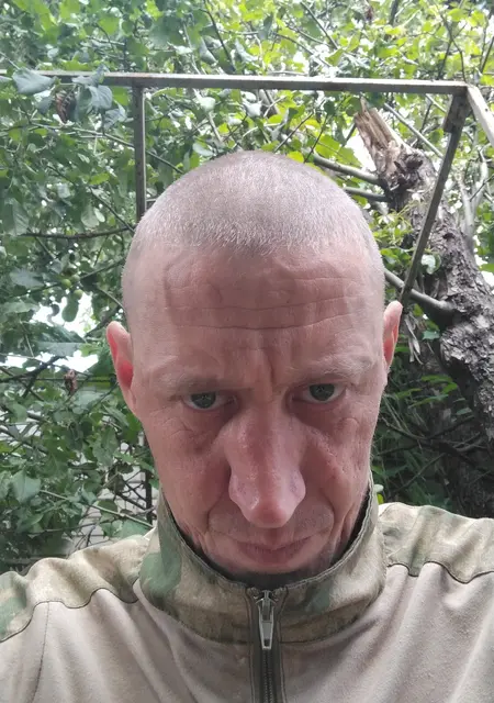 Я Саша, 39 років з Луганська, шукаю знайомства на одну ніч