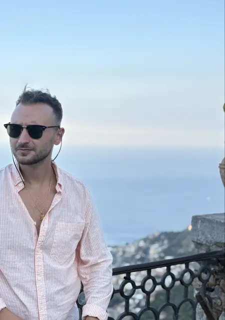 Soy Victor, 27 años, conociéndome para conversación virtual en Madrid