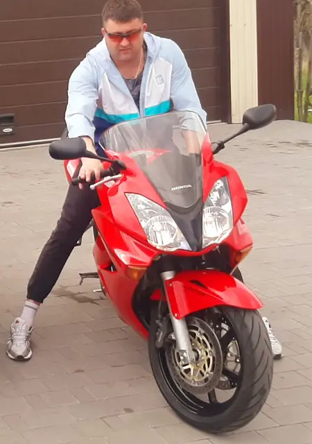 Денис з Хмельницького, мені 35 років, познайомлюсь для приємного проведення часу