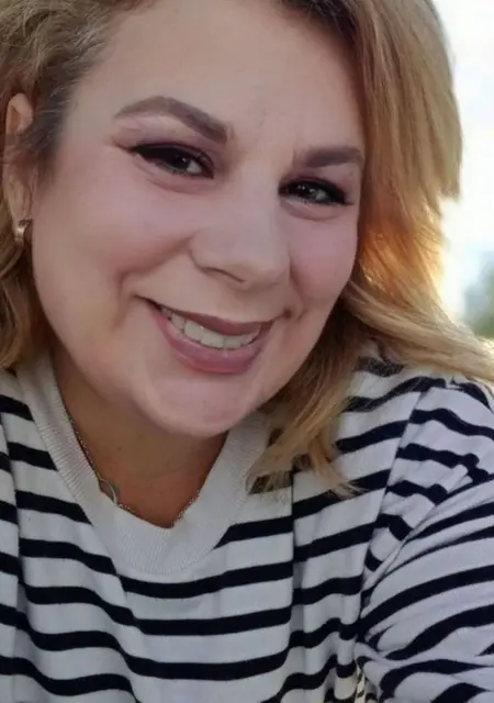 Я Lina, 44, из Лиссабона, ищу знакомство