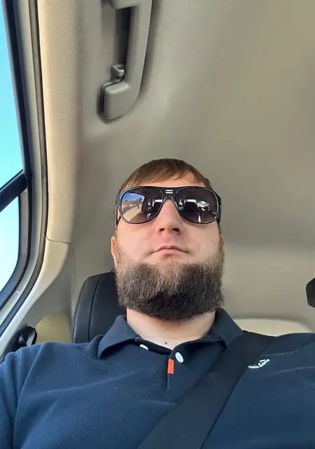 Vitalik из Раанана, ищу на сайте открытые отношения