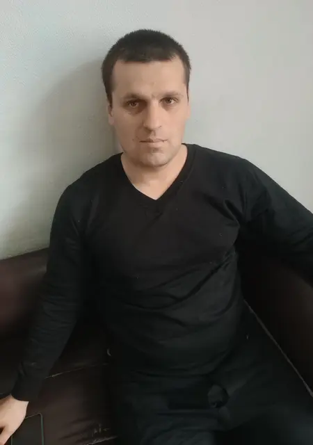 Джонни из Донецка, мне 33, познакомлюсь для постоянных отношений