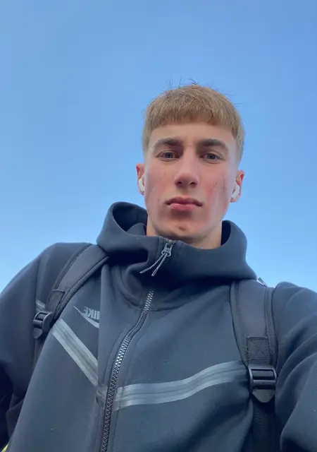 Вася из Мукачева, мне 20, познакомлюсь на одну ночь