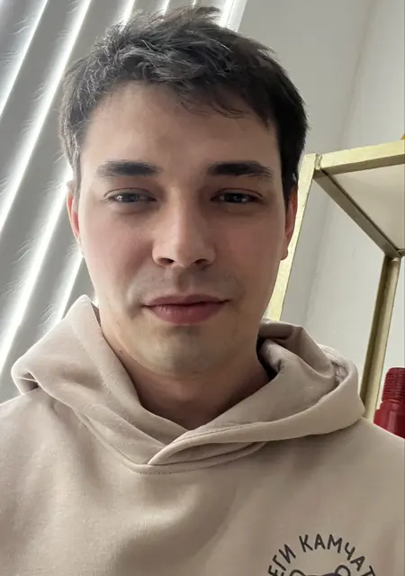 Кирилл из Амстердама, ищу на сайте знакомства на одну ночь