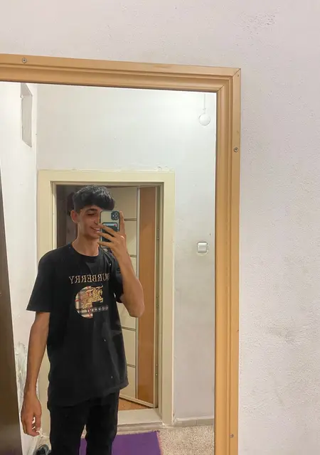 Onur из Адана, мне 20, познакомлюсь на одну ночь