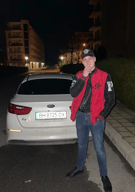 Даниил из Ужгорода, мне 20, познакомлюсь для приятного времяпровождения