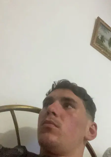 Marian из Сучавы, мне 24, познакомлюсь на одну ночь