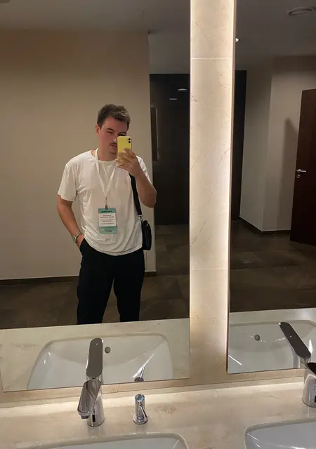 Даня из Таллина, ищу на сайте знакомства на одну ночь