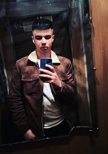 Я Вадим, 20, из Харькова, ищу знакомство для постоянных отношений