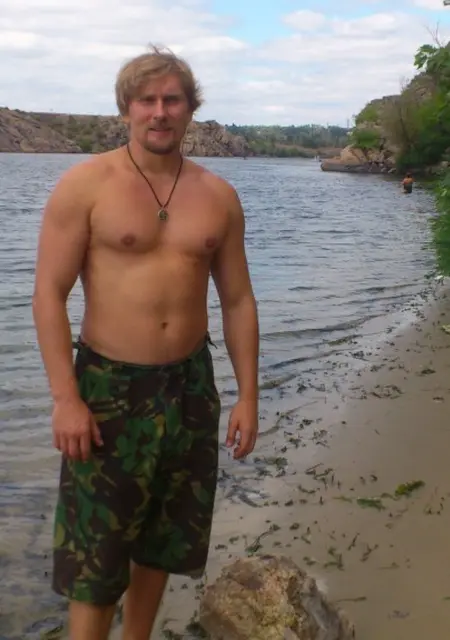 Я Руслан, 39, знакомлюсь без обязательств в Никополе