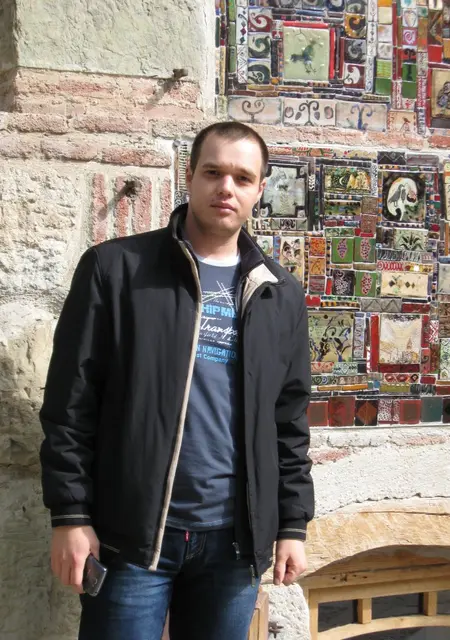 Я Владимир, 40 років, знайомлюсь для постійних стосунків у Маріуполі