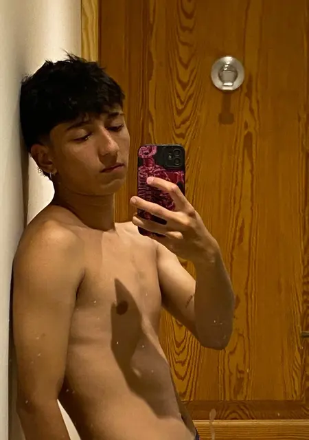 Gary de Madrid, tengo 19 años, listo para conocer para pasatiempo agradable