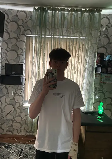 Я Серёжа, 19, знакомлюсь для общения в Бельцах