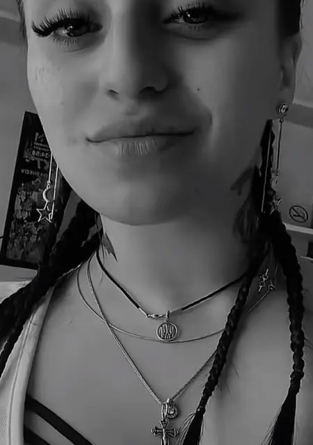 Диана из Славянска, мне 23, познакомлюсь без обязательств