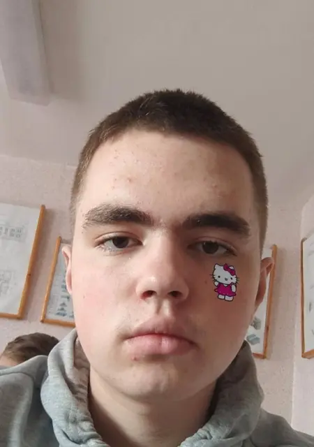 Я Александр, 19, из Борисова, ищу знакомство для постоянных отношений