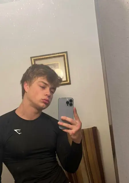 Макс из Броваров, ищу на сайте приятное времяпровождение