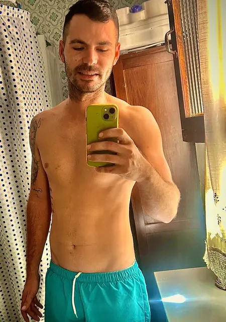 Soy Pepe, 29 años de Sevilla, busco conocer gente para relación sin ataduras