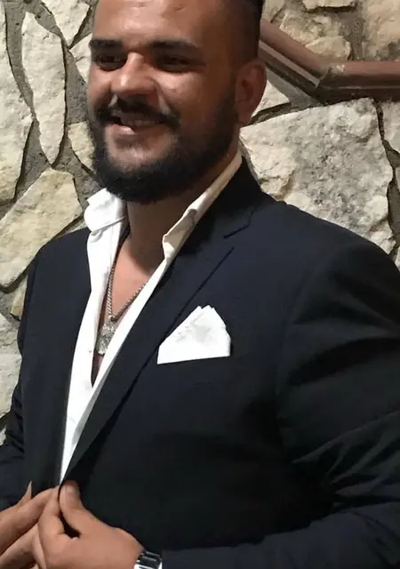 Vincenzo из Неаполя, мне 33, познакомлюсь на одну ночь