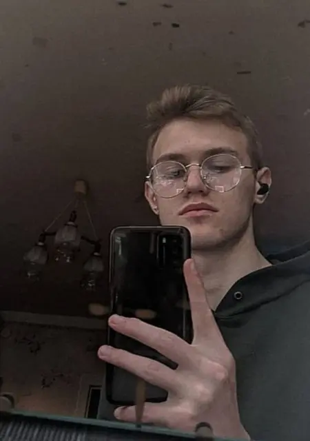 Я Артем, 22, из Киева, ищу знакомства без обязательств