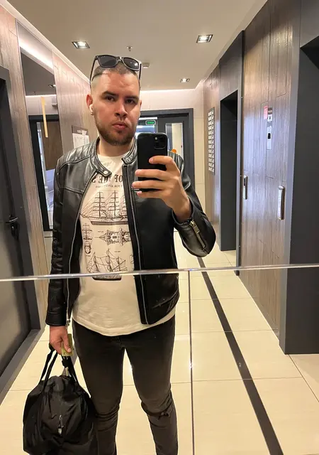 Robert из Донецка, ищу на сайте знакомства на одну ночь