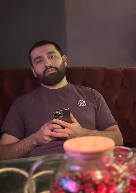 Амир из Парижа, ищу на сайте приятное времяпровождение