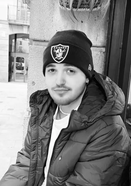 Soy Jordi, 22 años, conociéndome para hacer nuevos amigos en Manresa