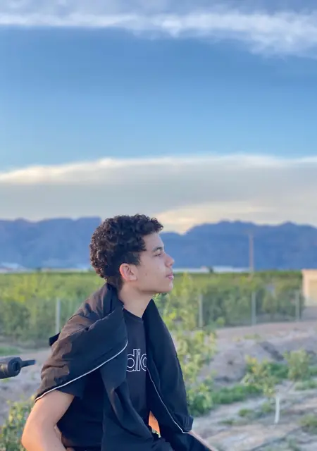 Soy Karim, 19 años de Mijas, busco conocer gente para viaje