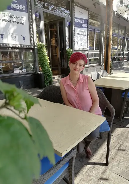 Я Люда, 50, из Одессы, ищу знакомство для постоянных отношений