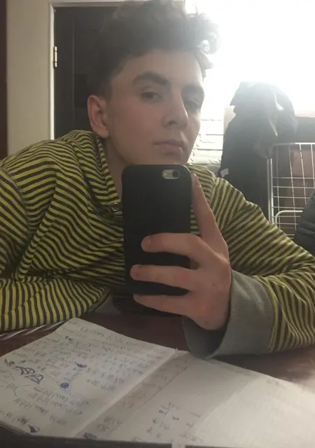 Я Илья, 25, из Тараза, ищу знакомства без обязательств