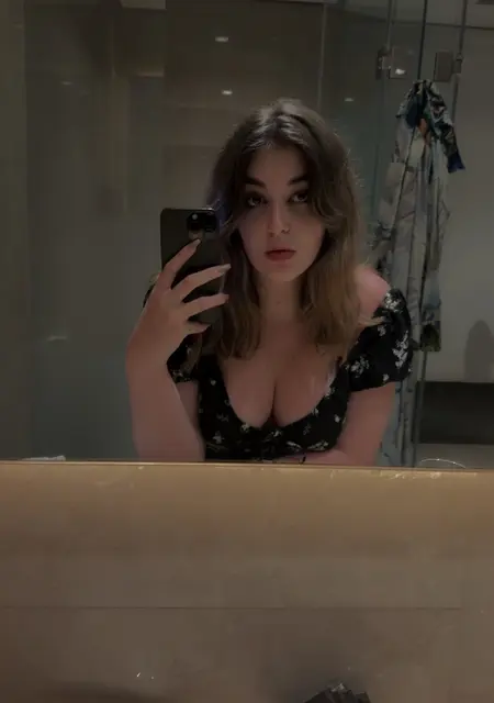 Я Alya, 19, из Дубая, ищу знакомство для постоянных отношений