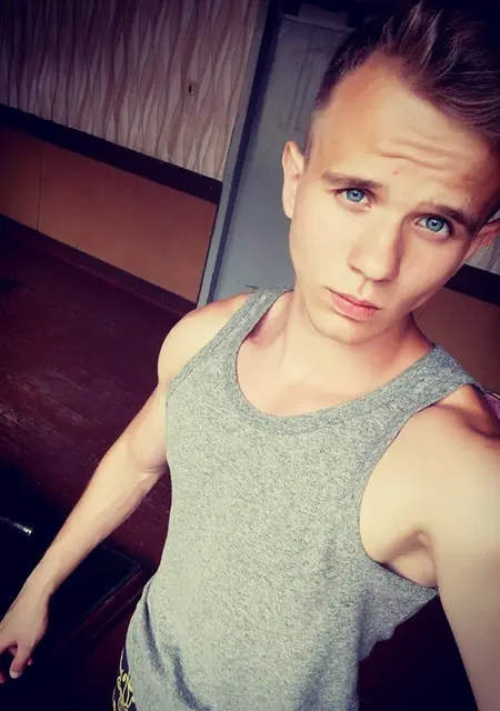 Я Женя, 25, из Слонима, ищу знакомства без обязательств