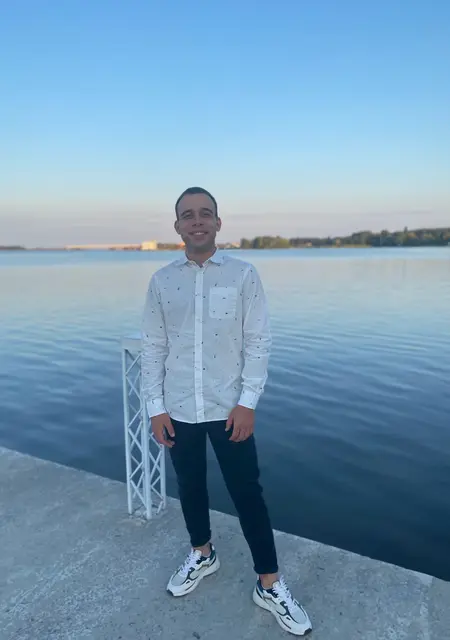 Александр з Черкас, шукаю на сайті спілкування