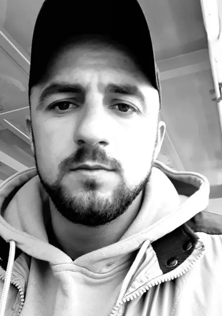 Sefer Isufaj из Афин