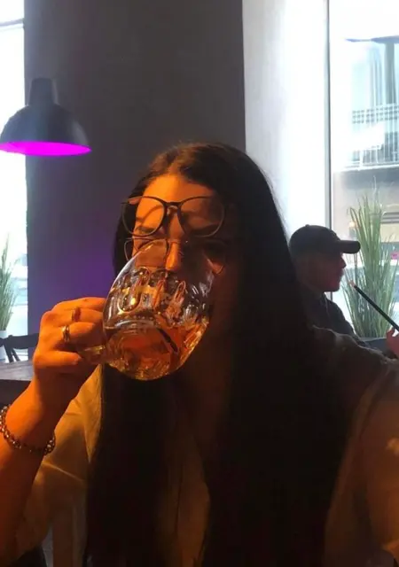 Anne-Marie из Праги, мне 20, познакомлюсь