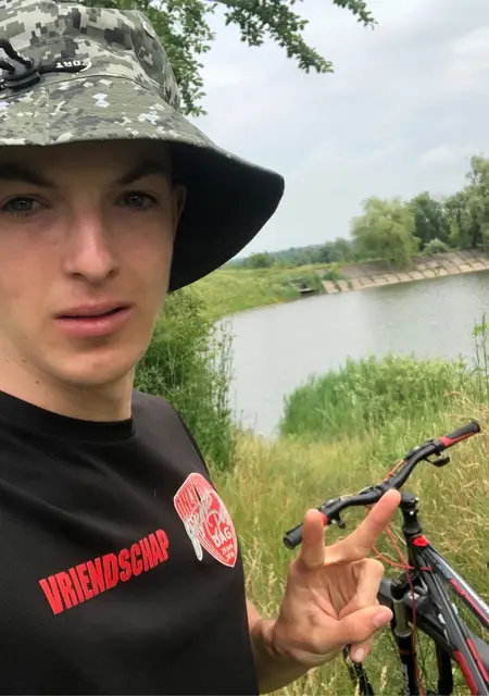 Я Vasiok Ua, 24 років з Рівного, шукаю знайомство для постійних стосунків