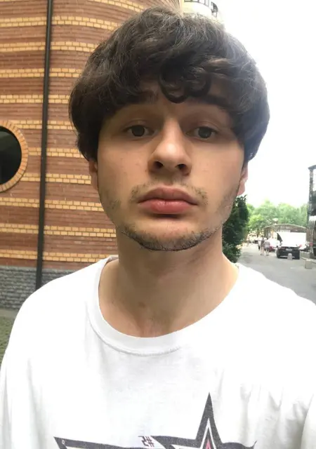 Я Андрій, 19 років з Ірпінь, шукаю знайомство для приємного проведення часу