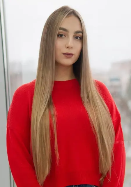 I'm Anya, 25 from London, seeking connections for one-night stand