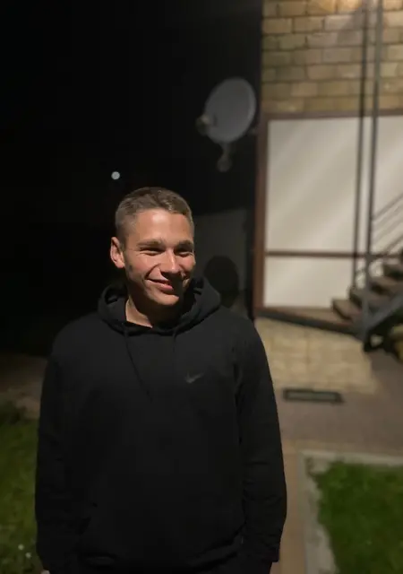 Я Назар, 20, знакомлюсь на одну ночь в Тернополе