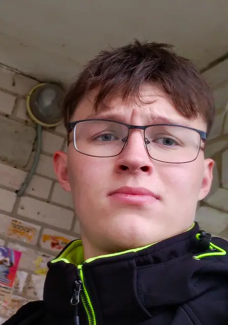 Я Кирилл, 18, знакомлюсь без обязательств в Барановичах